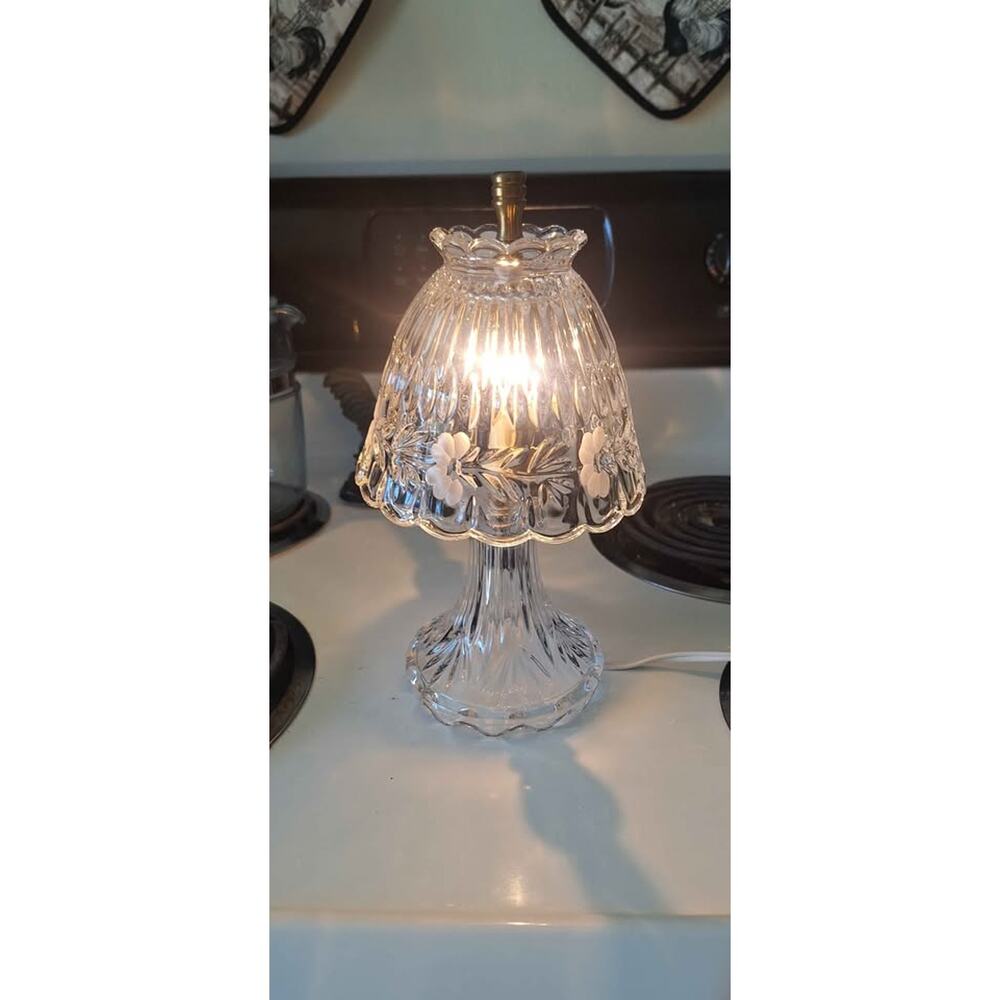 Vintage Princess House Heritage Romance Collection crystal boudoir table lamp.